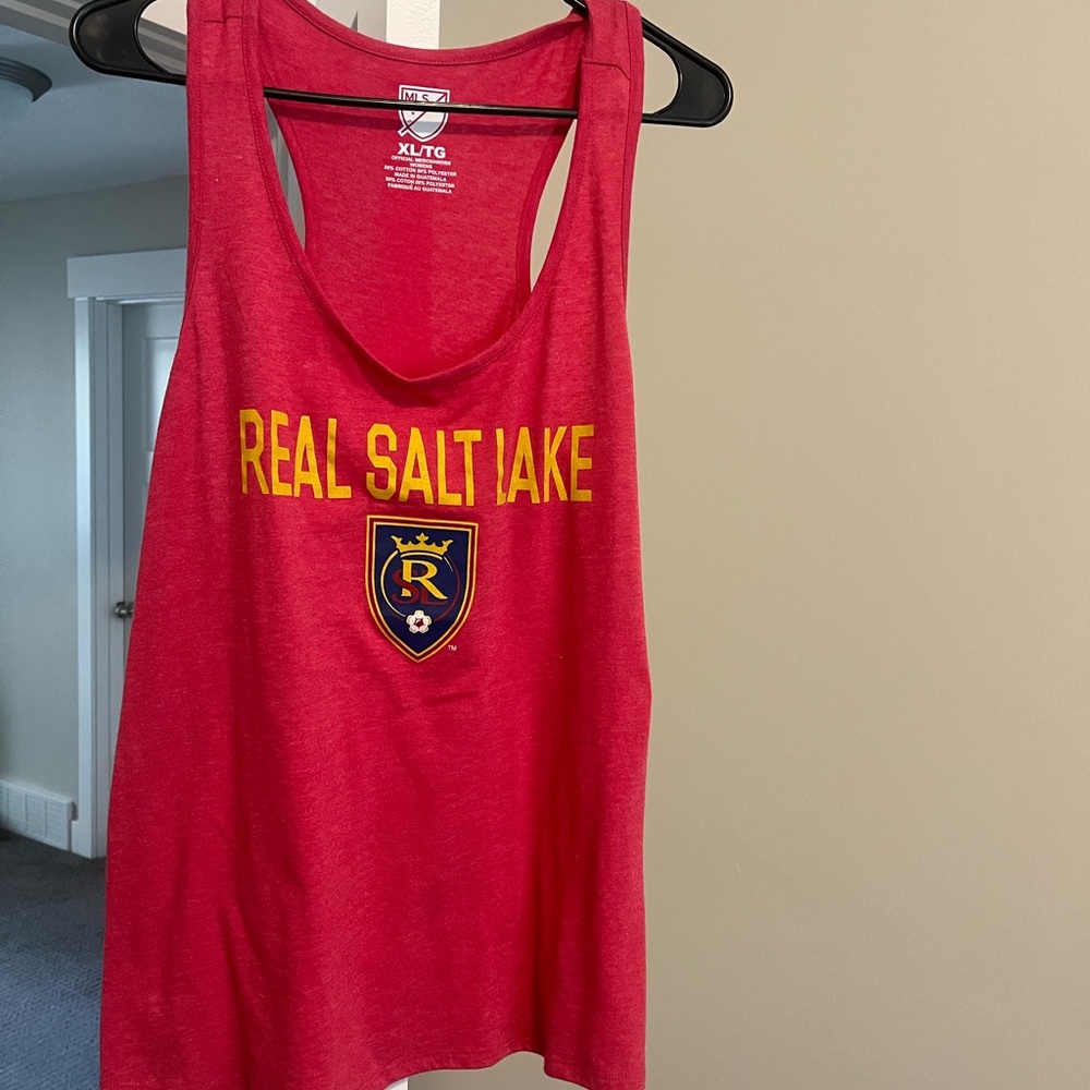 Women’s XL tank top shirt. Brand new without tags.